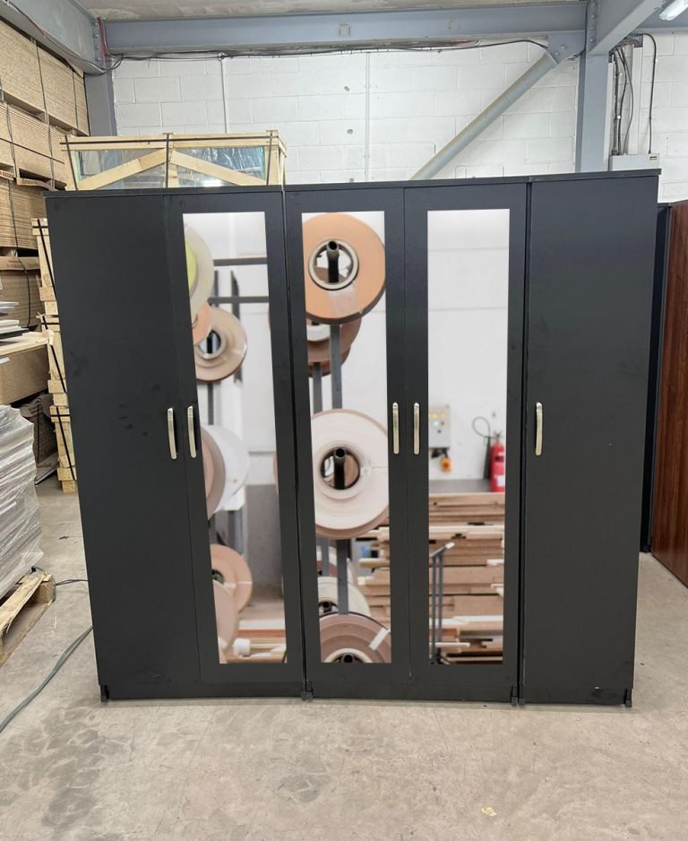 5 Door Wardrobe With Mirror 2 Classic 5 door mirrored wardrobe with 3 mirrors