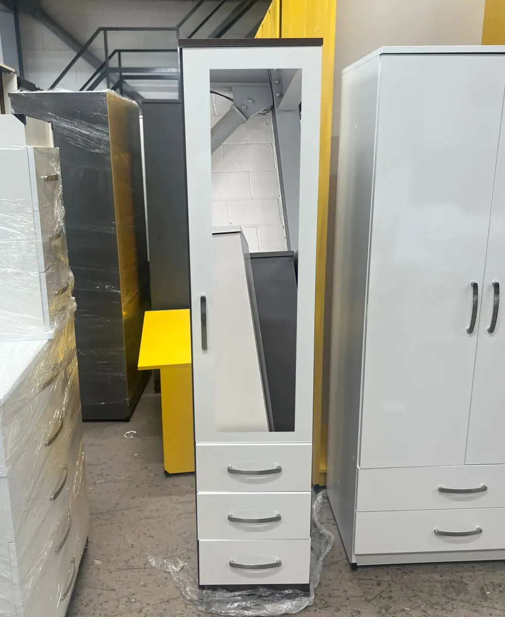 Mirrored Wardrobe with Drawers – Compact Storage 1 wardrobe with drawers